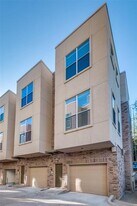 4225 McKinney Ave in Dallas, TX - Building Photo