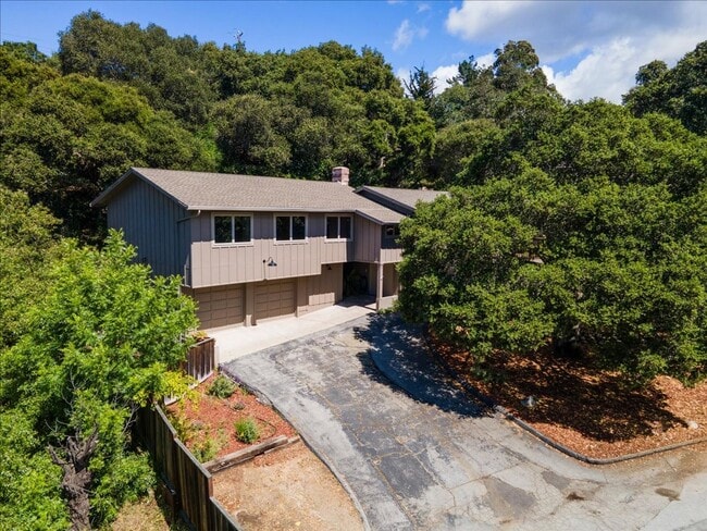 property at 11 Scarlett Rd