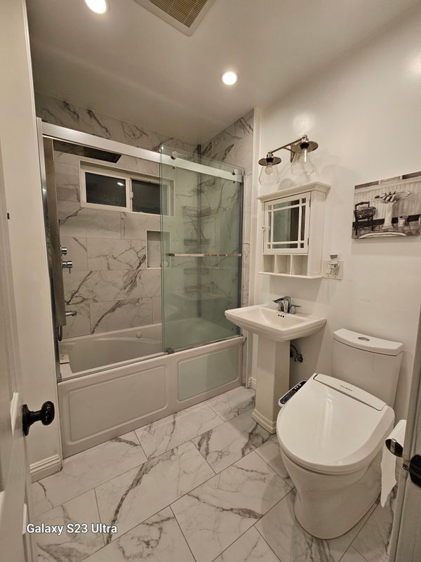 5029 Adenmoor Ave in Lakewood, CA - Building Photo - Building Photo