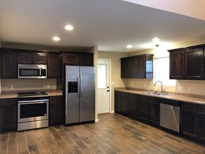 4067 Westminister Dr in Jefferson City, MO - Building Photo - Building Photo