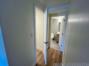 1079 Commonwealth Ave in Boston, MA - Building Photo - Building Photo