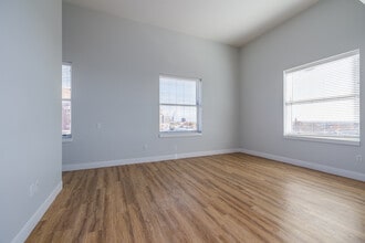 The Georgian Apartments in St. Louis, MO - Foto de edificio - Interior Photo