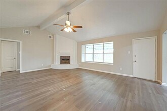 1101 Landing Blvd in League City, TX - Building Photo - Building Photo