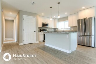 5292 Trekell St in North Port, FL - Building Photo - Building Photo
