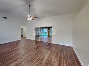 71 Spring Ridge Dr in Debary, FL - Foto de edificio - Building Photo