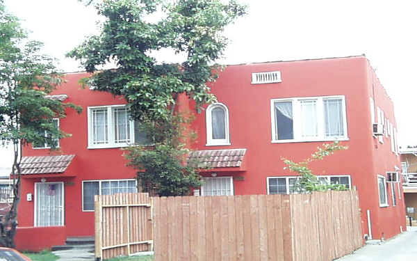 5323 Loma Linda Ave in Los Angeles, CA - Foto de edificio - Building Photo