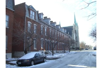 Benton Street Apartments in St. Louis, MO - Building Photo - Building Photo