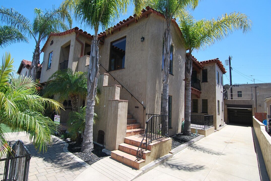122-124 Nieto Ave in Long Beach, CA - Building Photo