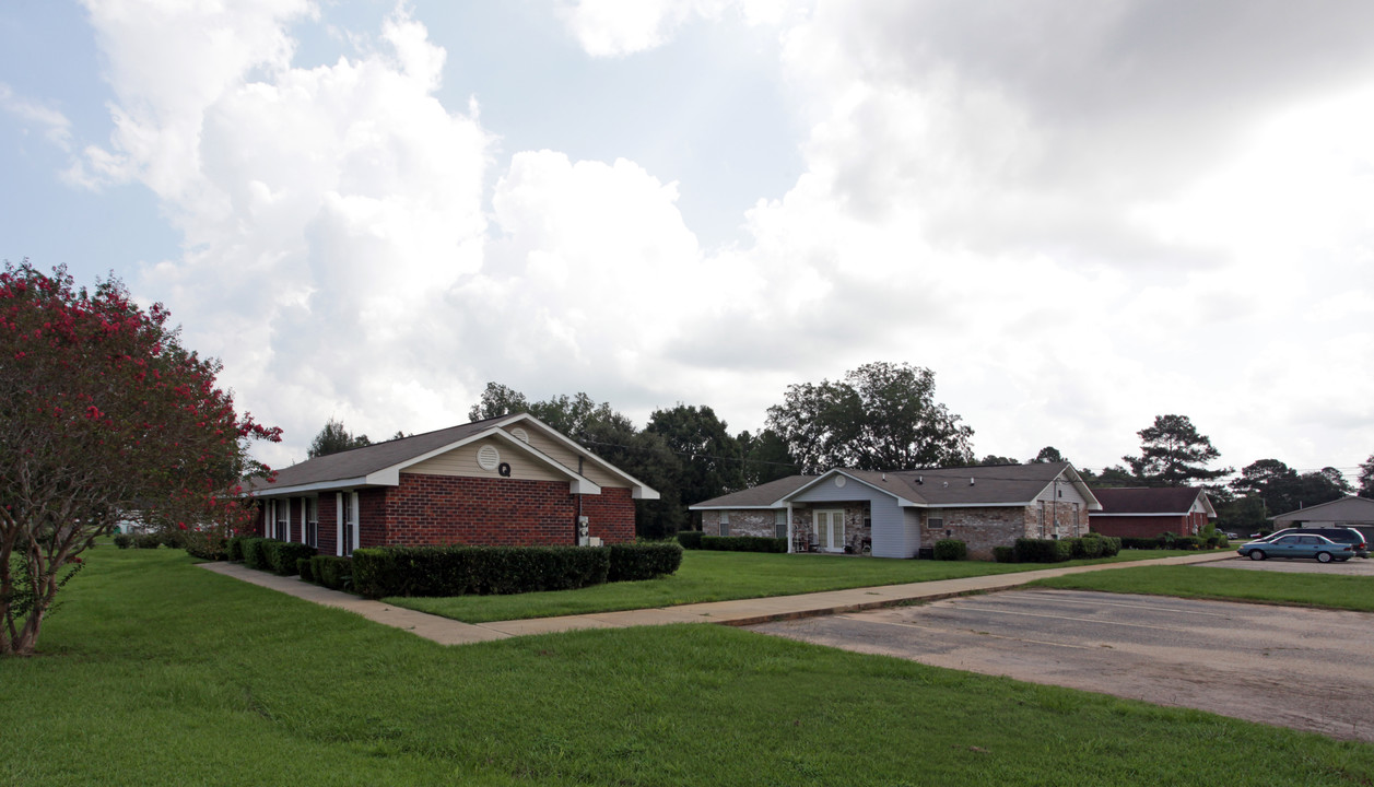 Brookwood Apartments in Foley, AL - Building Photo