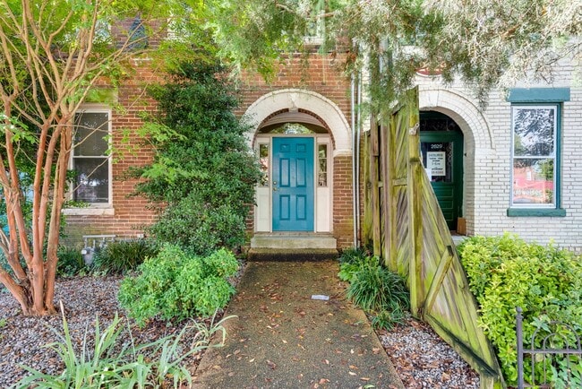 property at 2627 W Cary St