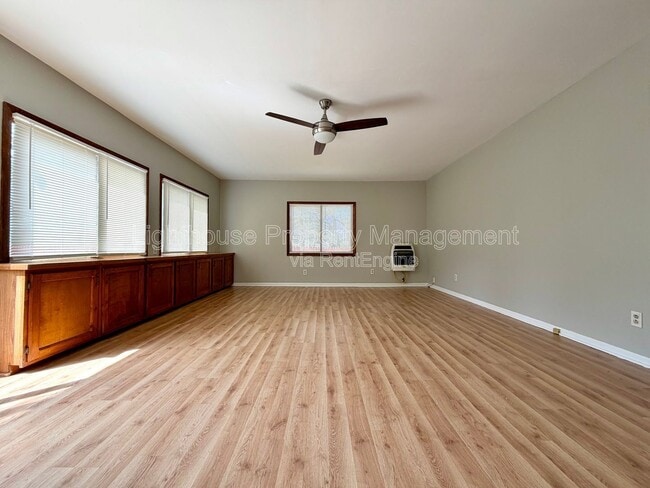 property at 1054 Royal Oak St SW