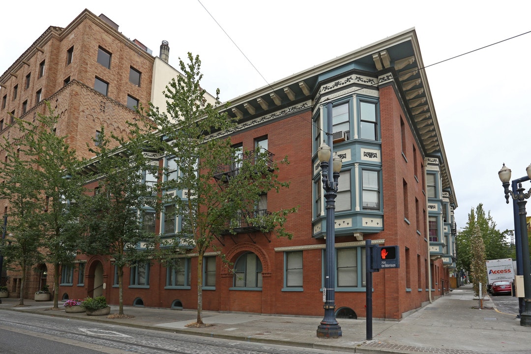 Bronaugh Apartments in Portland, OR - Building Photo