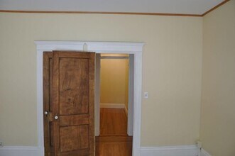 25 Stearns Rd, Unit 2 in Brookline, MA - Building Photo - Building Photo