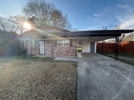 1404 S Denver Ave in Russellville, AR - Building Photo