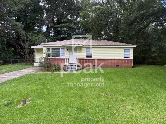 121 26th Ave NW in Center Point, AL - Building Photo