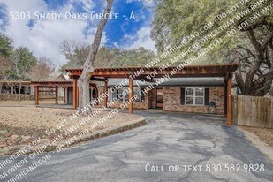 5303 Shady Oak Cir in Kingsland, TX - Building Photo