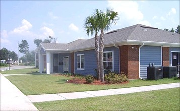 Ochlockonee Pointe Apartments in Midway, FL - Building Photo - Building Photo