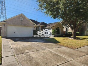 1359 Coleman Boylan Dr in League City, TX - Foto de edificio - Building Photo