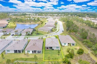 4581 NW Exchange Ave in Jensen Beach, FL - Building Photo - Building Photo