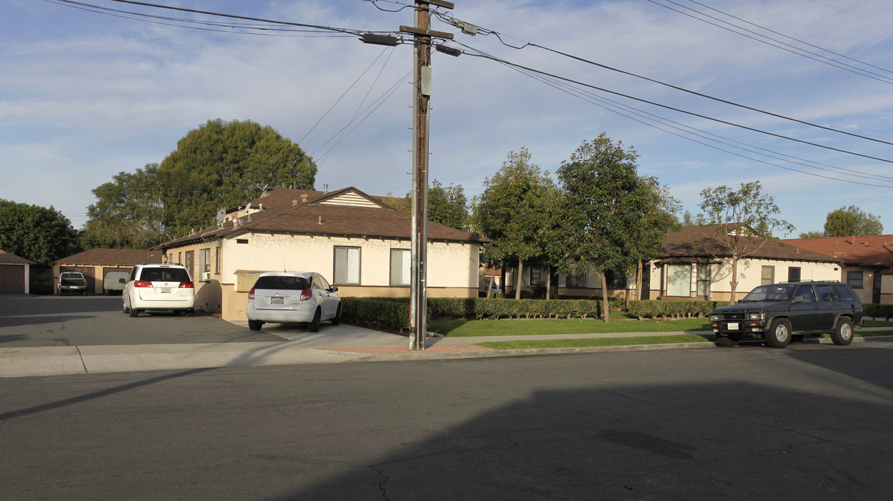 6131 Kingman Ave in Buena Park, CA - Building Photo