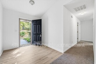 407 Crested View Dr in Loganville, GA - Building Photo - Building Photo