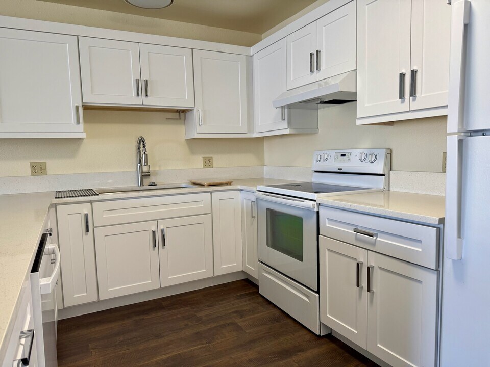 156 W 500 S in Saint George, UT - Building Photo