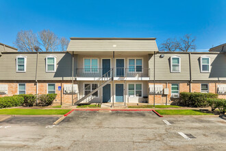 Cambridge Village Apartments in Houston, TX - Foto de edificio - Building Photo