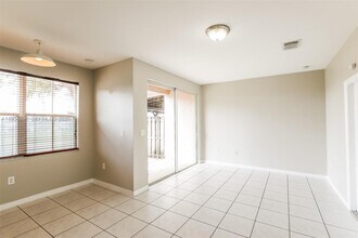 27598 SW 138th Ave in Homestead, FL - Foto de edificio - Building Photo