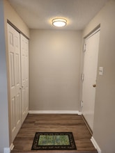 10210 Bushman Dr in Oakton, VA - Foto de edificio - Building Photo