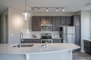 5151 in Littleton, CO - Building Photo