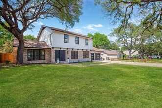 7106 S Ute Trail in Austin, TX - Building Photo - Building Photo