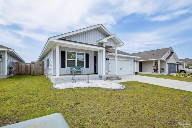 5260 Peach Dr in Milton, FL - Building Photo - Building Photo