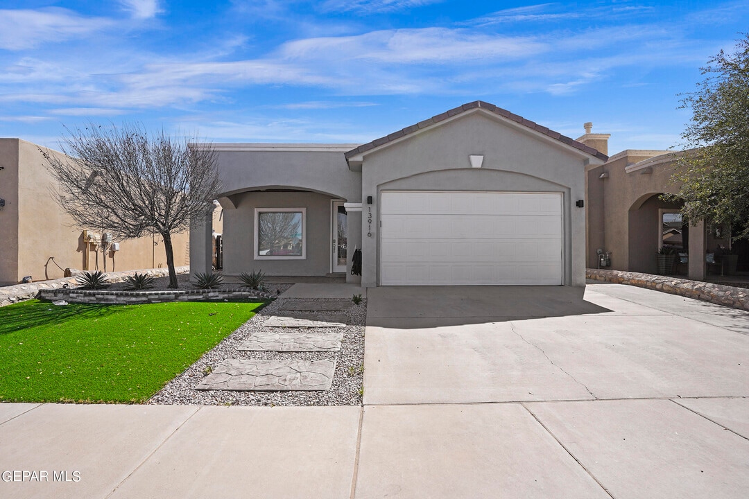 13916 Vaquero Rock Dr in El Paso, TX - Building Photo