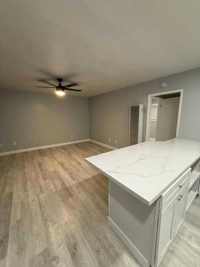 Grand Avenue Apartments in San Diego, CA - Building Photo - Building Photo