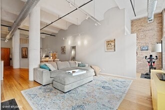 1000 W Washington Blvd, Unit 413 in Chicago, IL - Foto de edificio - Building Photo