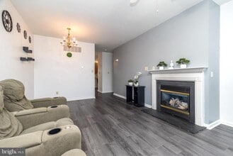 483 Fort Hill Cir in Fort Washington, PA - Building Photo - Building Photo