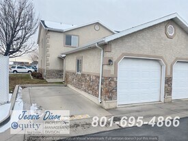 2355 N 275 E in North Ogden, UT - Building Photo