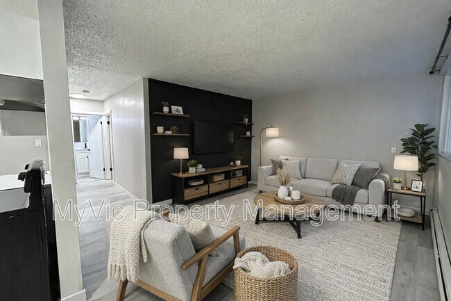 10024-10154 154 St in Edmonton, AB - Building Photo - Building Photo