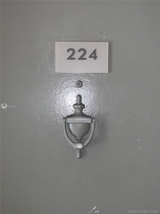 6215 W 20th Ave-Unit -224 in Hialeah, FL - Building Photo