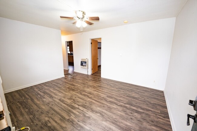 property at 825-827 S Roanoke Ave