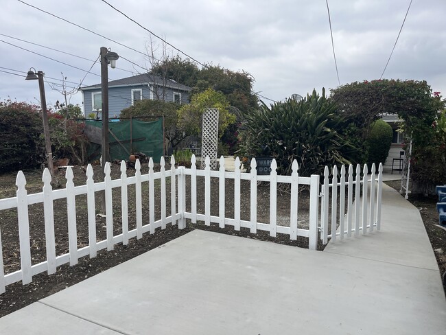 2313 247th St, Unit 2313-11cottage in Lomita, CA - Building Photo - Building Photo