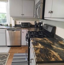 761 King St in Charlottesville, VA - Foto de edificio - Building Photo