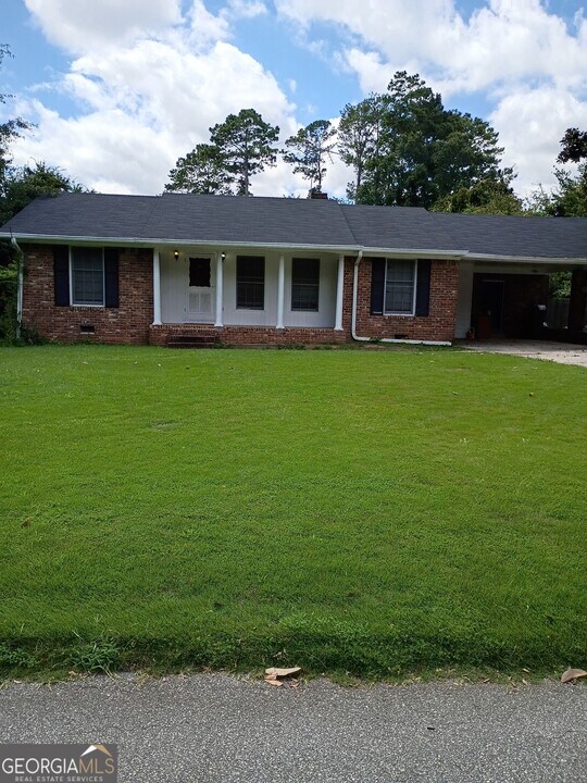 6541 Debbie Sue Ln in Morrow, GA - Building Photo
