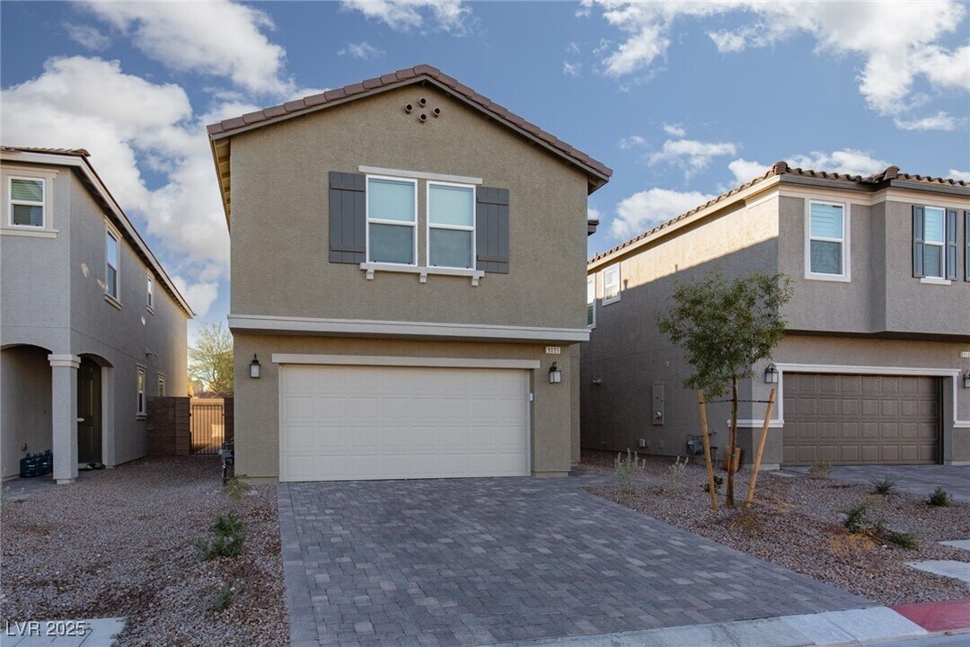 9099 Nostrand Ave in Las Vegas, NV - Building Photo