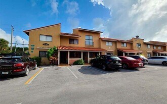 2710 W 60th Pl, Unit #202 in Hialeah, FL - Building Photo