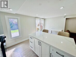 7 Captain Francis Dr in Markham, ON - Building Photo - Building Photo