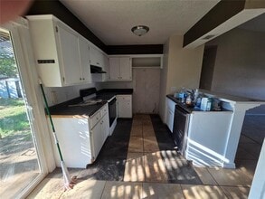 12314 SW 13th St in Yukon, OK - Building Photo - Building Photo