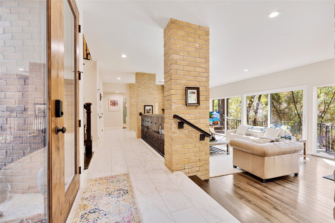 201 Vanderpool Ln in Houston, TX - Building Photo