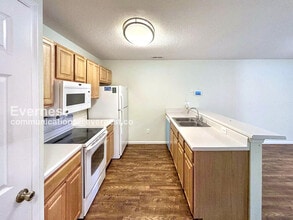 1804 Westgate Cir in Williamsburg, VA - Foto de edificio - Building Photo
