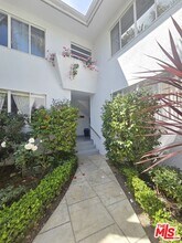 134 San Vicente Blvd in Santa Monica, CA - Building Photo - Building Photo